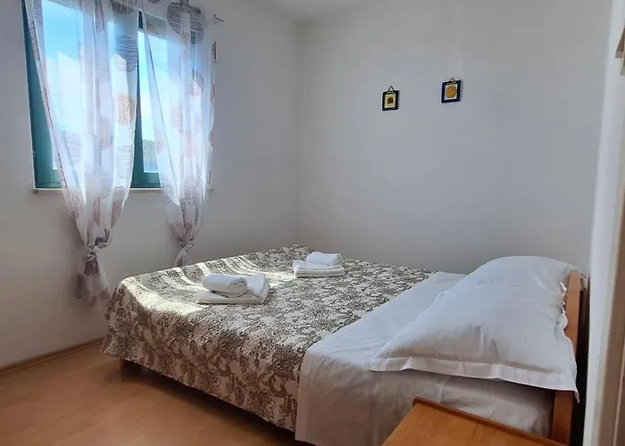 Grubisa * דרבניק